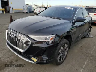 2022 Audi e-tron Sportback S line Premium Plus z VIN WA12AAGE8NB023545, wystawiony jako Copart lot #40283084 z przebiegiem 19 680 mil mil oraz . Historia ofert i sprzedaży dostępna na DreamBid. Obrazek 1.