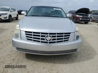 2010 Cadillac DTS 1SA z VIN 1G6KA5EY2AU135849, wystawiony jako Copart lot #79930734 z przebiegiem 98 396 mil mil oraz Nie do naprawy • Non repairable. Historia ofert i sprzedaży dostępna na DreamBid. Obrazek 5.