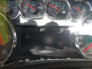 2019 GMC Yukon XL SLT with VIN 1GKS1GKC1KR335082, listed as a IAAI auction lot 41652504 with 135,824 mi miles. Bid and sale history available at carsss.com. Image 7.