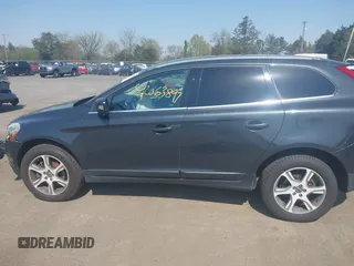 2013 Volvo XC60 T6 with VIN YV4902DZ2D2426548, listed as a IAAI auction lot 42063897 with 86,129 mi miles. Bid and sale history available at carsss.com. Image 14.