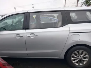 2019 Kia Sedona L with VIN KNDMA5C18K6541538, listed as a IAAI auction lot 41643348 with 92,042 mi miles. Bid and sale history available at carsss.com. Image 14.