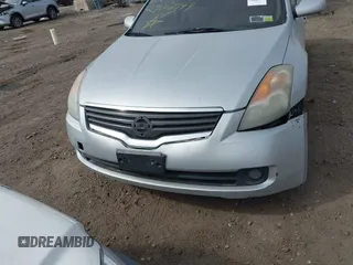 2009 Nissan Altima 2.5 with VIN 1N4AL21EX9N510198, listed as a IAAI auction lot 41808597 with 999,999 mi miles. Bid and sale history available at carsss.com. Image 6.