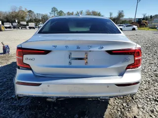 2022 Volvo S60 Momentum with VIN 7JRL12FZ4NG177811, listed as a Copart auction lot 82125004 with 41,997 mi miles and Salvage Title. Bid and sale history available at carsss.com. Image 6.