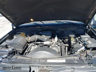 1999 Chevrolet Suburban with VIN 3GNEC16R0XG137834, listed as a IAAI auction lot 41853492 with 296,147 mi miles. Bid and sale history available at carsss.com. Image 10.