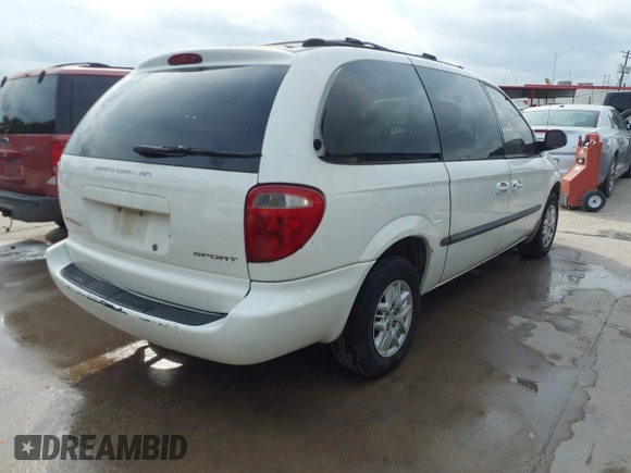 2002 Dodge Caravan Sport with VIN 2B4GP44382R741363, listed as a IAAI auction lot 42141905 with 204,793 mi miles and . Bid and sale history available at carsss.com. Image 4.