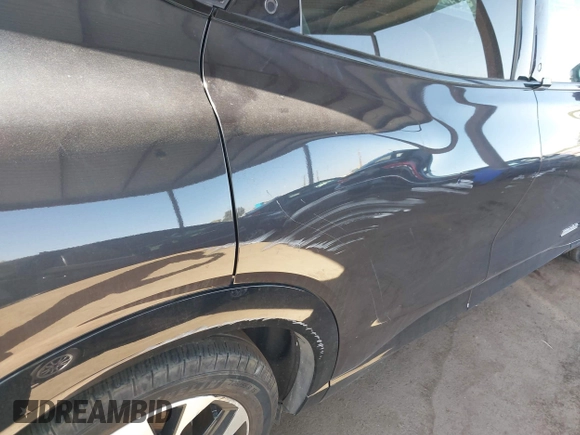 2022 Ford Mustang Mach-E Premium z VIN 3FMTK3SU4NMA23838, wystawiony jako IAAI lot #40509920 z przebiegiem Nie podano mil oraz . Historia ofert i sprzedaży dostępna na DreamBid. Obrazek 24.