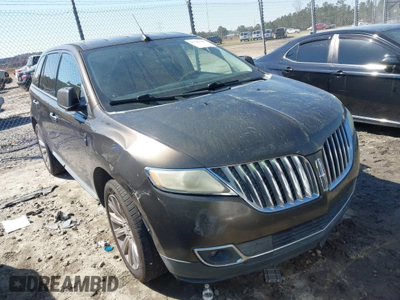 2011 Lincoln MKX with VIN 2LMDJ6JK1BBJ11840, listed as a IAAI auction lot 41769107 with 202,313 mi miles. Bid and sale history available at carsss.com. Image 1.