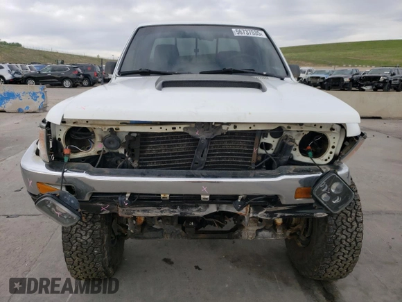 1993 Toyota Pickup DLX z VIN 4TAVN13D1PZ122508, wystawiony jako Copart lot #56737535 z przebiegiem 291 854 mil mil oraz Czysty tytuł • Clean title. Historia ofert i sprzedaży dostępna na DreamBid. Obrazek 5.