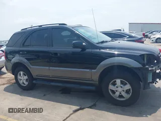 2008 Kia Sorento EX z VIN KNDJD736485797126, wystawiony jako IAAI lot #42253311 z przebiegiem 226 018 mil mil oraz . Historia ofert i sprzedaży dostępna na DreamBid. Obrazek 14.