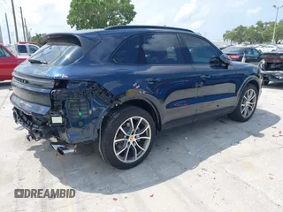 2024 Porsche Cayenne z VIN WP1AA2AY2RDA02192, wystawiony jako IAAI lot #42218312 z przebiegiem 14 809 mil mil oraz . Historia ofert i sprzedaży dostępna na DreamBid. Obrazek 4.