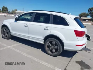 2015 Audi Q7 3.0T S line Prestige with VIN WA1DGAFE0FD027782, listed as a IAAI auction lot 41856552 with 116,563 mi miles. Bid and sale history available at carsss.com. Image 3.