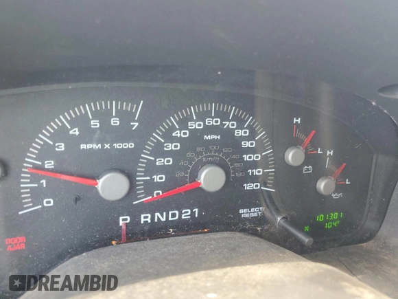2004 Ford Expedition Special Service с VIN 1FMFU16L44LB00284, выставлен на аукционе Copart как лот 62785445 с пробегом 101 301 миль миль и Списание • Salvage title. История ставок и продаж доступна на DreamBid. Изображение 9.