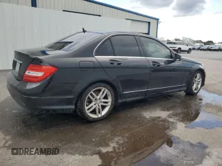 2014 Mercedes-Benz C 250 Sport z VIN WDDGF4HB7EA936280, wystawiony jako Copart lot #62165085 z przebiegiem 121 498 mil mil oraz Czysty tytuł • Clean title. Historia ofert i sprzedaży dostępna na DreamBid. Obrazek 3.