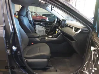 2021 Toyota RAV4 LE z VIN 2T3G1RFV9MC250665, wystawiony jako IAAI lot #42138232 z przebiegiem 40 574 mil mil oraz . Historia ofert i sprzedaży dostępna na DreamBid. Obrazek 5.