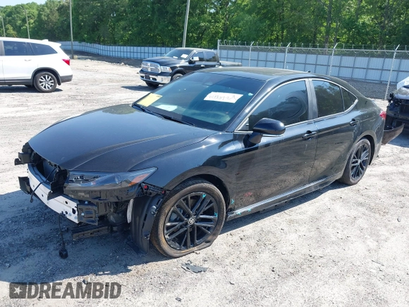 2025 Toyota Camry LE z VIN 4T1DAACK8SU509391, wystawiony jako IAAI lot #42133729 z przebiegiem 10 000 mil mil oraz . Historia ofert i sprzedaży dostępna na DreamBid. Obrazek 18.