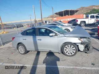 2017 Nissan Sentra SV z VIN 3N1AB7APXHL637742, wystawiony jako IAAI lot #42339155 z przebiegiem 125 933 mil mil oraz . Historia ofert i sprzedaży dostępna na DreamBid. Obrazek 13.