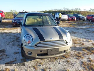 2007 MINI Hardtop with VIN WMWMF33587TU60750, listed as a IAAI auction lot 40640995 with Not Provided miles and . Bid and sale history available at DreamBid. Image 6.