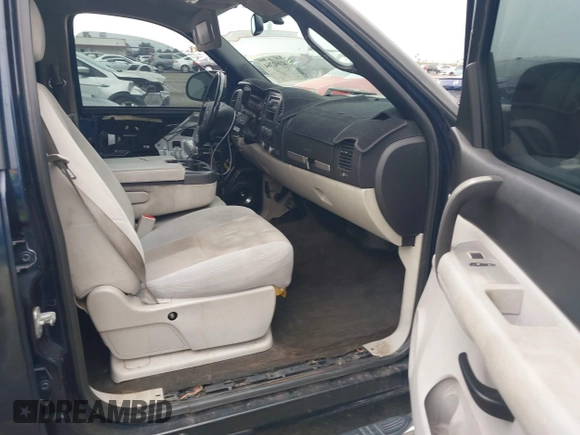 2008 Chevrolet Silverado 1500 1LT with VIN 2GCEC13J581248249, listed as a IAAI auction lot 41092764 with Not Provided miles and . Bid and sale history available at DreamBid. Image 5.