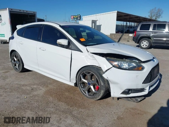 2014 Ford Focus ST with VIN 1FADP3L98EL308831, listed as a IAAI auction lot 41138622 with 133,317 mi miles and . Bid and sale history available at carsss.com. Image 1.