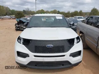 2022 Ford Police Interceptor Utility z VIN 1FM5K8AB4NGA07672, wystawiony jako IAAI lot #41918544 z przebiegiem 47 598 mil mil oraz . Historia ofert i sprzedaży dostępna na DreamBid. Obrazek 12.