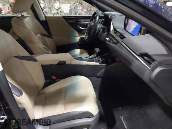 2021 Lexus ES 350 z VIN 58ADZ1B1XMU087881, wystawiony jako IAAI lot #42264527 z przebiegiem 15 273 mil mil oraz . Historia ofert i sprzedaży dostępna na DreamBid. Obrazek 5.