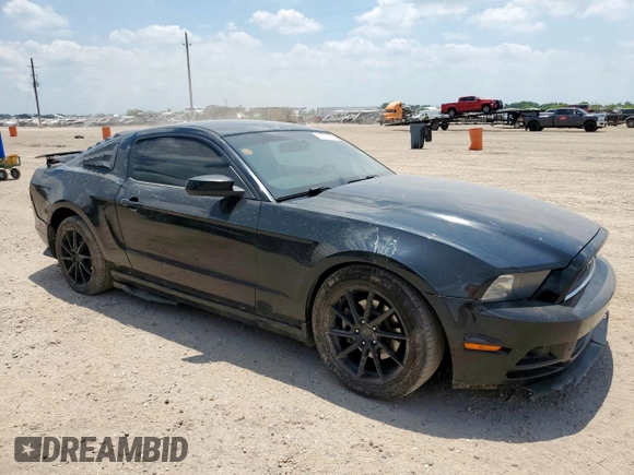 2014 Ford Mustang V6 z VIN 1ZVBP8AM5E5240978, wystawiony jako Copart lot #58018635 z przebiegiem 176 267 mil mil oraz Szkoda całkowita • Salvage title. Historia ofert i sprzedaży dostępna na DreamBid. Obrazek 4.