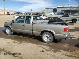 2003 GMC Sonoma with VIN 1GTCS19HX38248963, listed as a Copart auction lot 43984555 with 182,713 mi miles and Salvage Title. Bid and sale history available at DreamBid. Image 2.