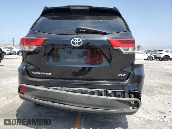 2018 Toyota Highlander SE with VIN 5TDKZRFH1JS537037, listed as a Copart auction lot 61818155 with 92,927 mi miles and Salvage title. Bid and sale history available at DreamBid. Image 6.