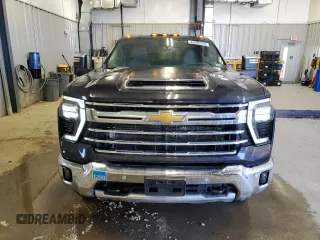 2024 Chevrolet Silverado 3500HD LTZ z VIN 1GC4YUEY8RF280227, wystawiony jako Copart lot #53797205 z przebiegiem 79 583 mil mil oraz Szkody całkowita. Historia ofert i sprzedaży dostępna na DreamBid. Obrazek 5.