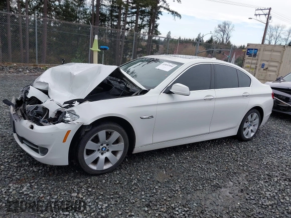 2013 BMW 5 Series 528i xDrive with VIN WBAXH5C54DDW13438, listed as a IAAI auction lot 41851954 with 122,653 mi miles. Bid and sale history available at carsss.com. Image 14.