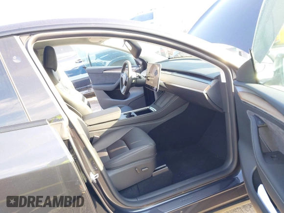 2024 Tesla Model Y с VIN 7SAYGDED4RF097142, выставлен на аукционе IAAI как лот 41484729 с пробегом 20 миль миль и . История ставок и продаж доступна на DreamBid. Изображение 5.