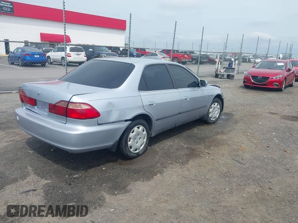 1998 Honda Accord LX с VIN 1HGCG5645WA110496, выставлен на аукционе IAAI как лот 42082333 с пробегом 169 674 миль миль и . История ставок и продаж доступна на DreamBid. Изображение 4.