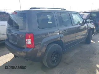 2016 Jeep Patriot Sport with VIN 1C4NJRBB2GD669119, listed as a IAAI auction lot 41836041 with 143,144 mi miles and . Bid and sale history available at DreamBid. Image 4.