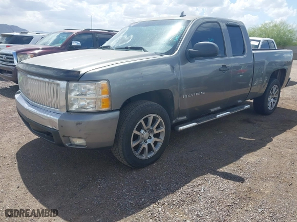 2007 Chevrolet Silverado 1500 Work Truck with VIN 2GCEC19C871592827, listed as a IAAI auction lot 41960690 with 193,154 mi miles. Bid and sale history available at carsss.com. Image 17.