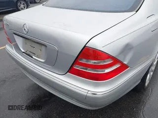 2002 Mercedes-Benz S-Class 5.0L with VIN WDBNG75J82A264932, listed as a IAAI auction lot 41388088 with 195,747 mi miles. Bid and sale history available at carsss.com. Image 6.