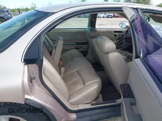 1999 Oldsmobile Aurora z VIN 1G3GR62C5X4114285, wystawiony jako IAAI lot #42271517 z przebiegiem 308 731 mil mil oraz . Historia ofert i sprzedaży dostępna na DreamBid. Obrazek 8.