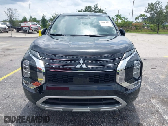 2024 Mitsubishi Outlander SE z VIN JA4J3VA89RZ076932, wystawiony jako IAAI lot #42387815 z przebiegiem 18 228 mil mil oraz . Historia ofert i sprzedaży dostępna na DreamBid. Obrazek 13.