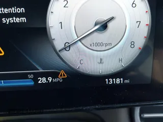 2023 Hyundai Elantra SEL z VIN 5NPLS4AG8PH118207, wystawiony jako IAAI lot #41339008 z przebiegiem 13 181 mil mil oraz . Historia ofert i sprzedaży dostępna na DreamBid. Obrazek 15.