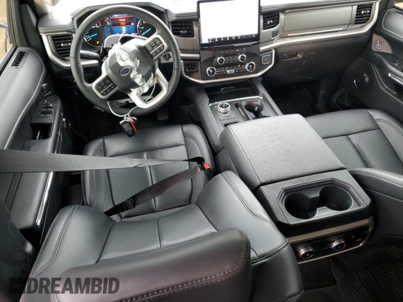 2024 Ford Expedition XLT с VIN 1FMJU1H83REB03675, выставлен на аукционе Copart как лот 89360115 с пробегом 2 722 миль миль и Списание • Salvage title. История ставок и продаж доступна на DreamBid. Изображение 8.