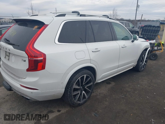 2018 Volvo XC90 Momentum with VIN YV4A22PK4J1321548, listed as a IAAI auction lot 41865899 with 122,568 mi miles. Bid and sale history available at carsss.com. Image 4.