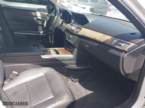 2016 Mercedes-Benz E-Class E 350 Sport with VIN WDDHF5KB8GB256243, listed as a IAAI auction lot 41805689 with 95,593 mi miles. Bid and sale history available at carsss.com. Image 5.