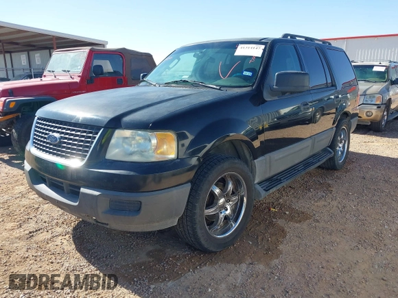 2006 Ford Expedition XLS with VIN 1FMPU13516LA28019, listed as a IAAI auction lot 41314147 with 220,636 mi miles. Bid and sale history available at carsss.com. Image 2.