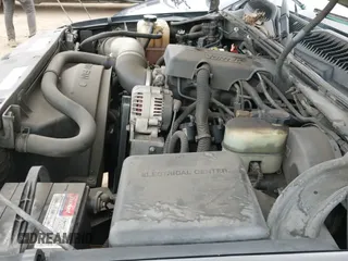 2000 Chevrolet Silverado 1500 LS z VIN 1GCEC19T8YZ329018, wystawiony jako IAAI lot #43332279 z przebiegiem 169 242 mil mil oraz . Historia ofert i sprzedaży dostępna na DreamBid. Obrazek 12.