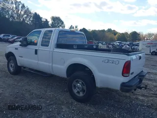 2003 Ford Super Duty F-250 XL with VIN 1FTNX21P83ED86330, listed as a IAAI auction lot 40805998 with 183,832 mi miles. Bid and sale history available at carsss.com. Image 3.