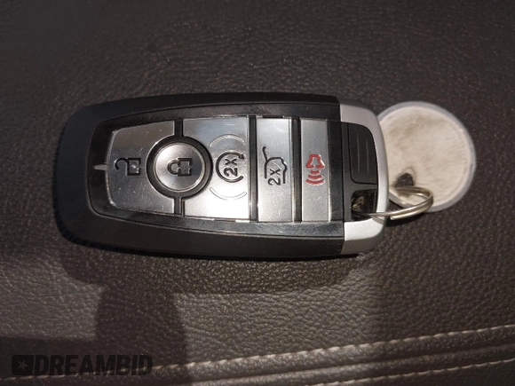 2014 Lincoln MKZ with VIN 3LN6L2G95ER827769, listed as a IAAI auction lot 42109075 with 154,000 mi miles. Bid and sale history available at carsss.com. Image 11.