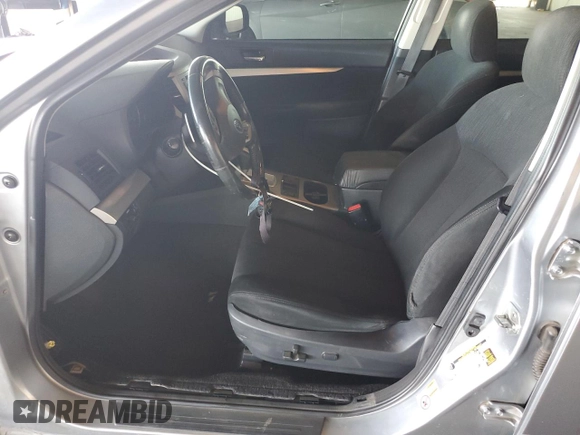 2013 Subaru Legacy Premium z VIN 4S3BMCC60D3010269, wystawiony jako Copart lot #62195655 z przebiegiem 123 265 mil mil oraz Szkoda całkowita • Salvage title. Historia ofert i sprzedaży dostępna na DreamBid. Obrazek 7.