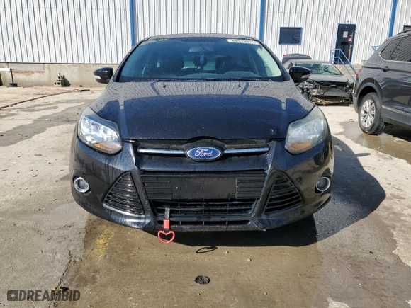 2013 Ford Focus SE with VIN 1FADP3K28DL217108, listed as a Copart auction lot 48513975 with 136,746 mi miles and Non Repairable. Bid and sale history available at carsss.com. Image 5.