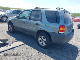2005 Ford Escape Hybrid z VIN 1FMCU96HX5KC07151, wystawiony jako IAAI lot #42093744 z przebiegiem 275 661 mil mil oraz . Historia ofert i sprzedaży dostępna na DreamBid. Obrazek 3.