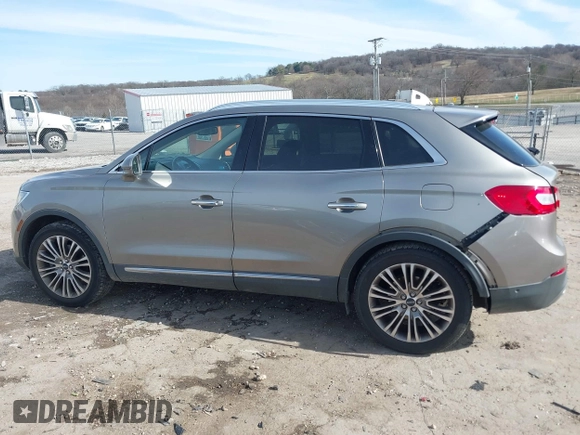 2016 Lincoln MKX Reserve with VIN 2LMTJ8LR0GBL53544, listed as a IAAI auction lot 41729454 with 92,068 mi miles. Bid and sale history available at carsss.com. Image 14.