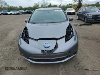 2015 Nissan LEAF S z VIN 1N4AZ0CP9FC321115, wystawiony jako Copart lot #57114655 z przebiegiem 157 924 mil mil oraz Szkoda całkowita • Salvage title. Historia ofert i sprzedaży dostępna na DreamBid. Obrazek 5.